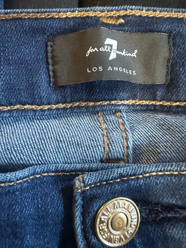 Size 31 7 for all mankind flares - Image 4