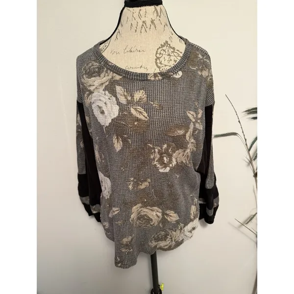 Free People‎ Flower Patch Floral Black Womens Size Small Top - Image 2