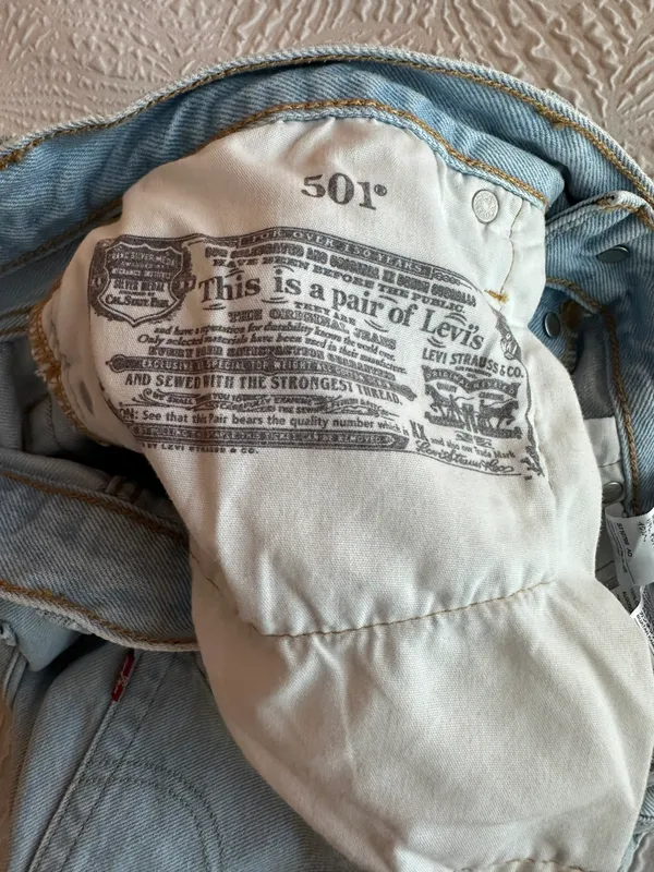 Levi’s 501 Shorts - Image 4