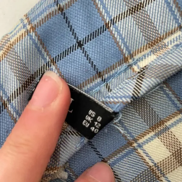 Zaful women’s plaid‎ miniskirt — large (size 8) - Image 6