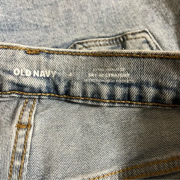 Old Navy Ski high straight jeans - Image 3