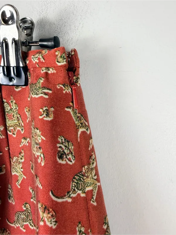 Vintage Harold’s 90s Asian motif elephants lions red silk blend skirt size 2 - Image 5