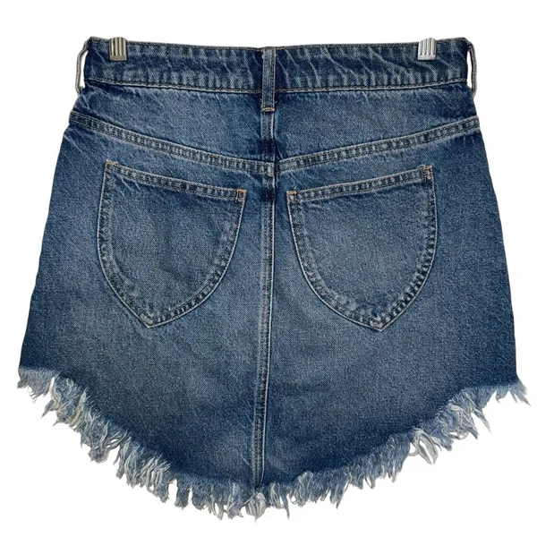 🆕‎ FREE PEOPLE WE THE FREE Bailey Denim Fringe Raw Edge Mini Skirt EUC Size 26 - Image 5