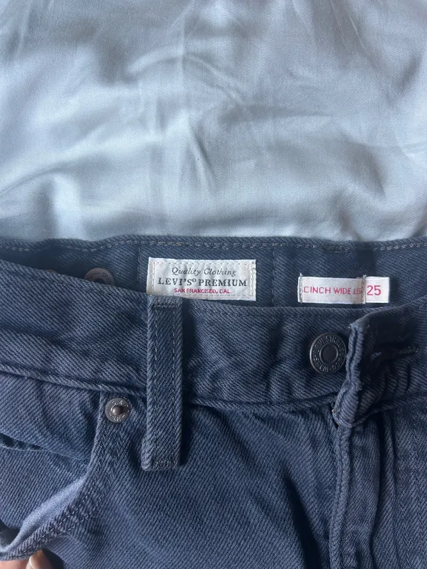 Levi’s Cinch Wide Leg Jeans - Image 4