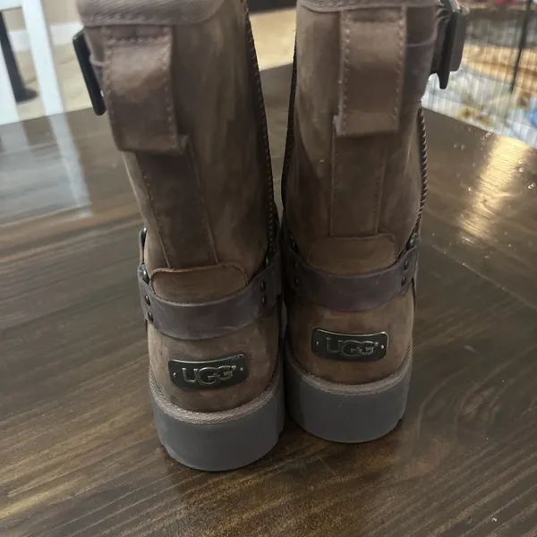 UGG NEW Sz 7 Maddox Leather Moto Boots Treadlite Water Resistant wool Lined - Image 2