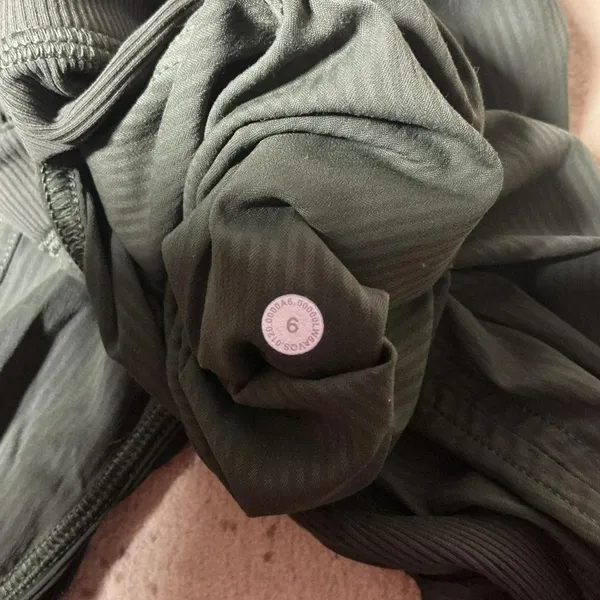 Lululemon Dance Mid Rise Studio‎ Drawcord Crop 25" Gorpcore Sz 6 LW6AVQS - Image 6