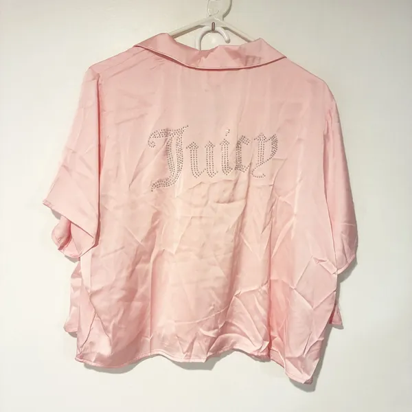 Juicy Couture Size XL Pink Satin 2‎ Piece Shorts Button Down Spellout Pajama NEW - Image 4