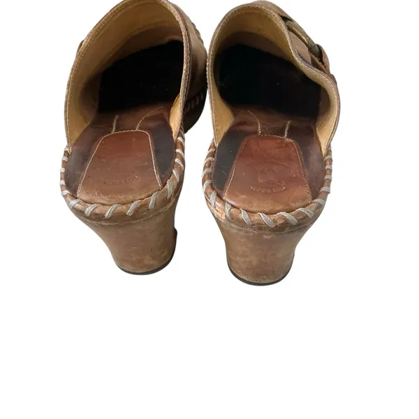 Frye women’s Charlotte distressed leather harness ring wedge clogs Sz. 9M Brasil - Image 4