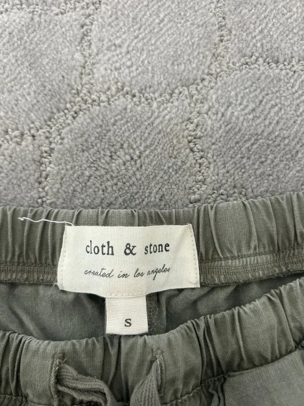 Cloth & Stone Cropped Green Linen Pants - Image 2