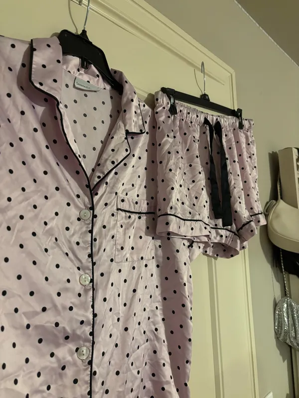 Pink and black polka dot satin pajama set Worn a few times Size M #polkadot - Image 3