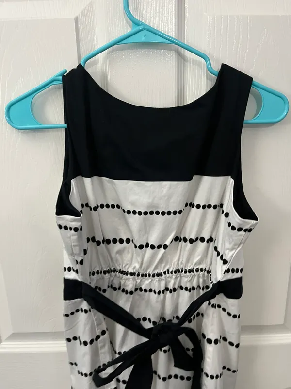 Motherhood Size Medium Black & White Maternity Dress - Image 6