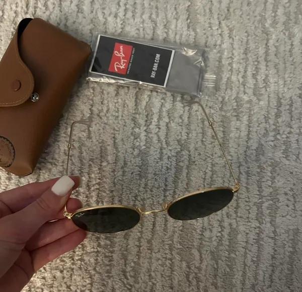 Round Metal Ray-Ban Sunglasses Gold - Image 2