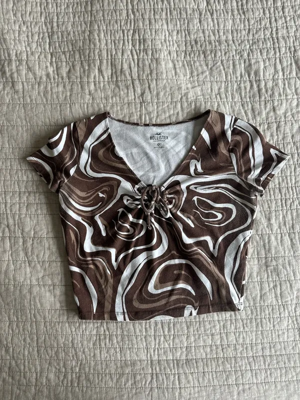 Hollister Brown & White Swirl Tie-Front Crop Top - Image 4