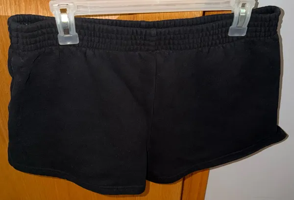 Aritzia TNA Black Sweat Shorts - Image 3