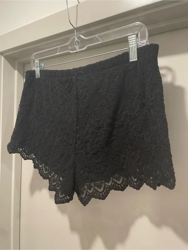 H&M Divided Black Lace Stretch Pull-On Shorts - S - Image 13