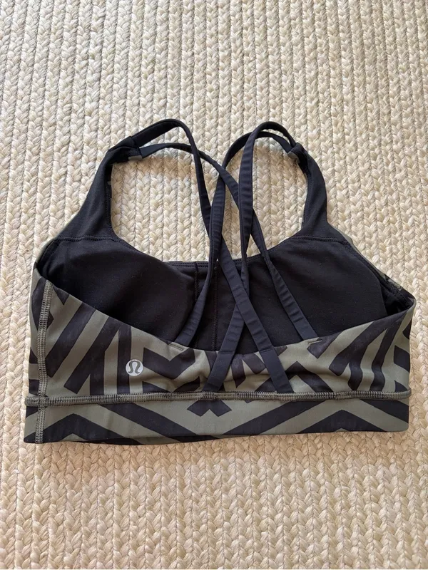 Lululemon Energy Bra in Chevron Shuffle Fatigue Green Black 4 - Image 4