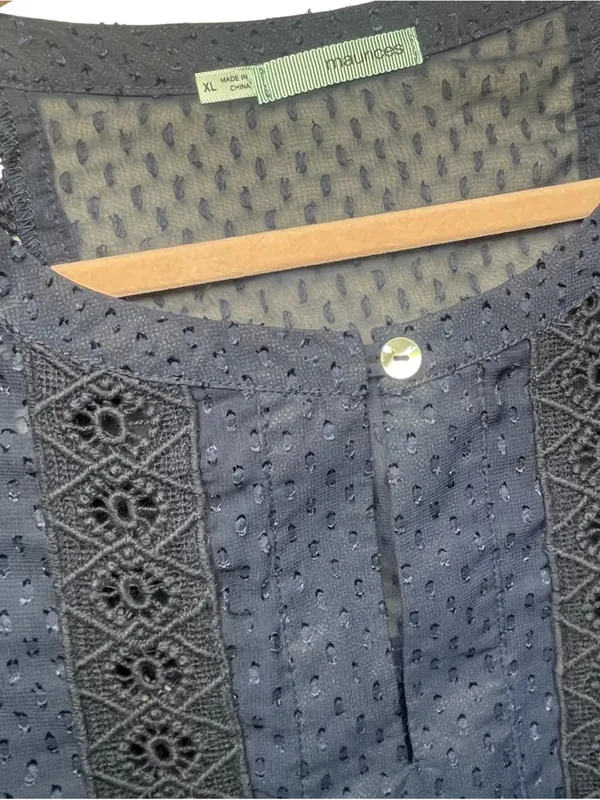Maurices Navy Sleeveless Blouse Eyelet Lace Trim Keyhole Tank Top Blouse Size XL - Image 4