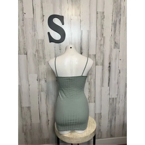 Mint green dress - Image 4