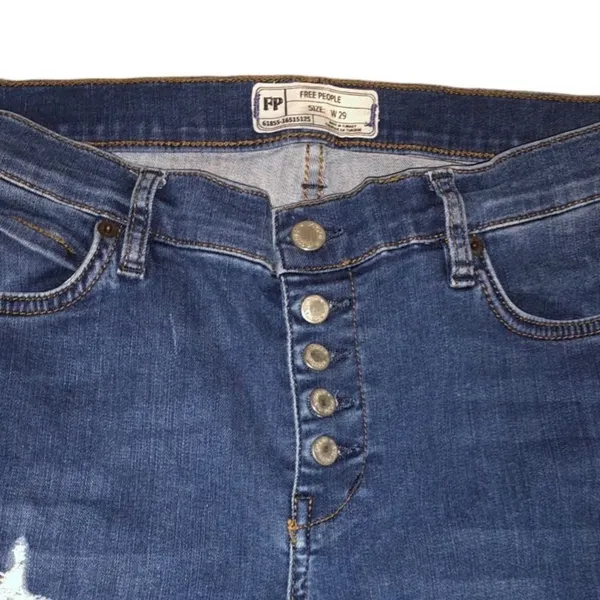 Free people high waisted denim raw hem jeans size 29 - Image 4