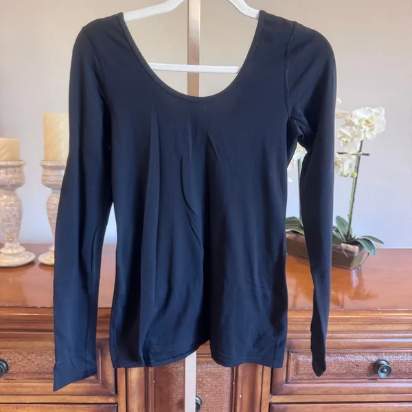 Lululemon Scoop Back Long Sleeve Black Luon Size 6-8 - Image 4