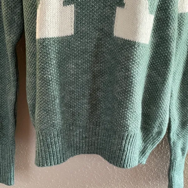 NWT Long Sleeve Drawstring Hooded Sweater Green White Large - Image 4