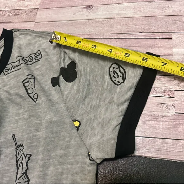 Disney Women’s Gray and Black Graphic Tee size M - Image 6