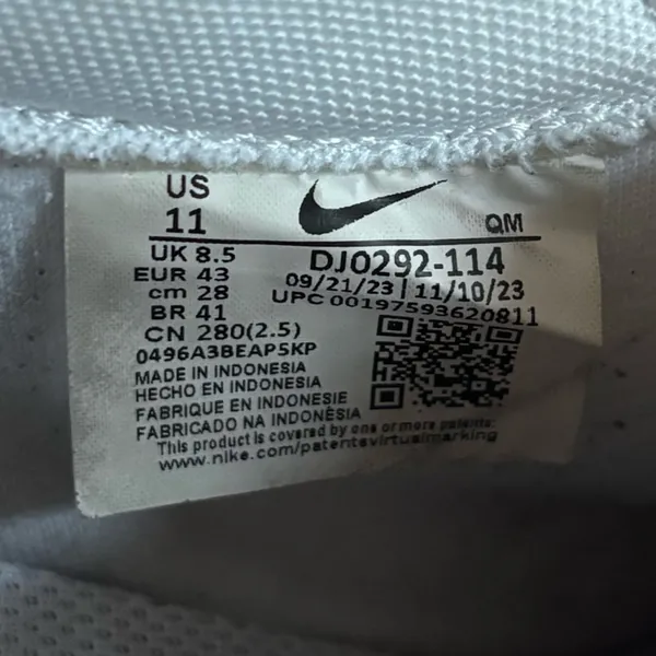 Nike Blazer White and Purple Sneakers‎ Size 11 Very Gently Used - Image 7