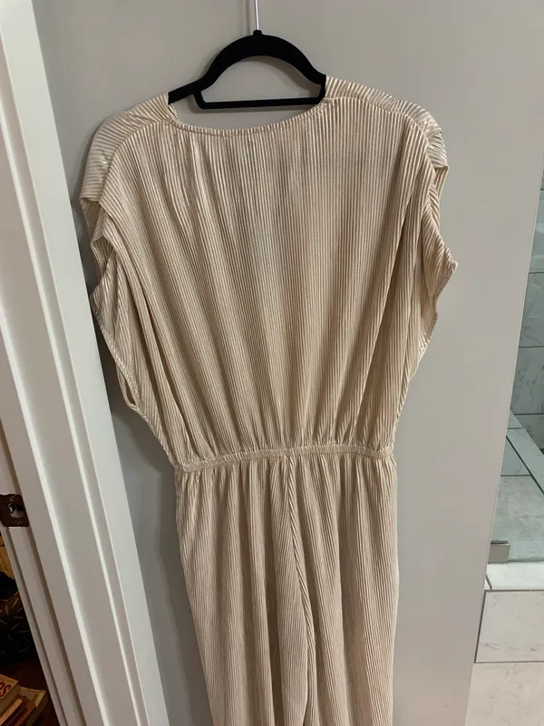 Gold Pleated Jumpsuit Size M - Image 4