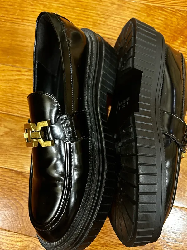 Primark Women's chunky platform Loafers with Gold Chain Accent size 7 - Image 11