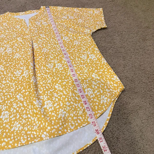 Amazon Yellow and White Floral Blouse - Image 5