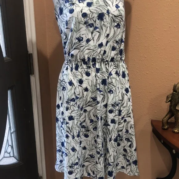 Zara white and blue floral dress - Image 4