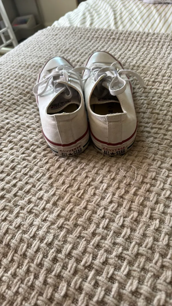 Low-Top Converse White - Image 2