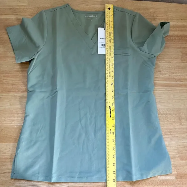 NWT sage green Mandala short-sleeve V-neck scrub Size S - Image 6