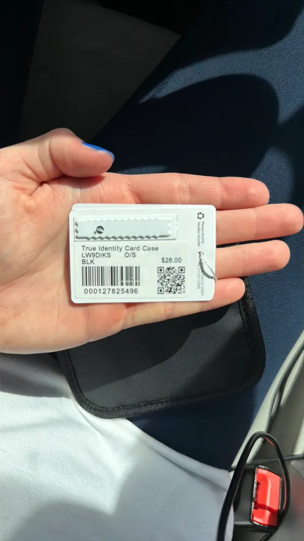 Lululemon True Identity Card Case Black - Image 3