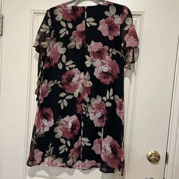 Lulus Black Pink Floral Cold Shoulder Tie Sleeve Shift Mini Dress sz Small - Image 8