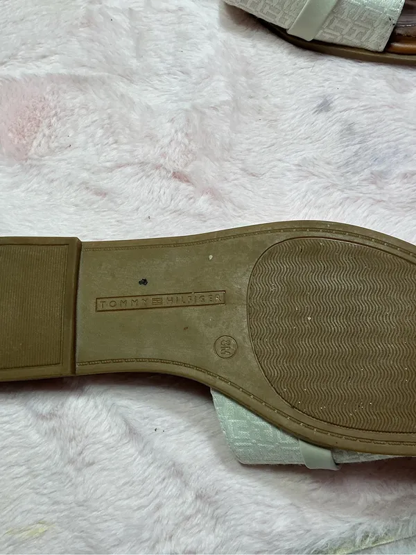 Tommy Hilfiger Cream Slide Mules with Gold Logo Accent - Image 4