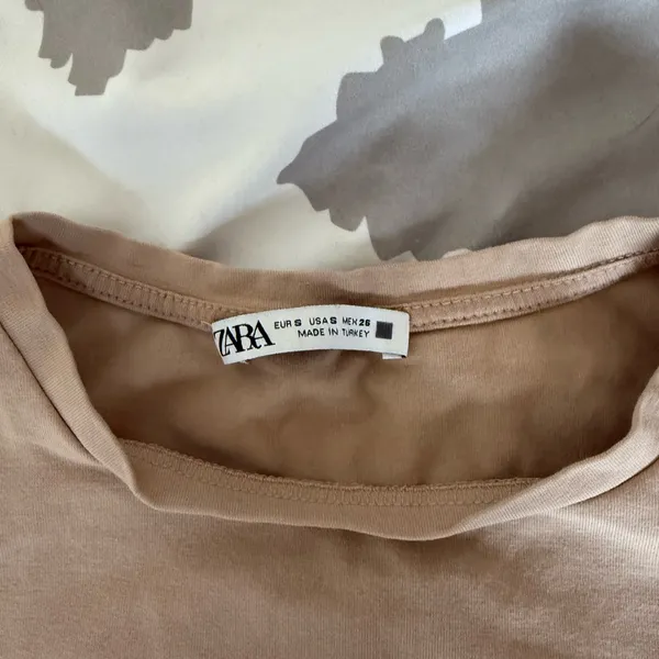 Zara Beige Sleeveless Crop Top - Image 2