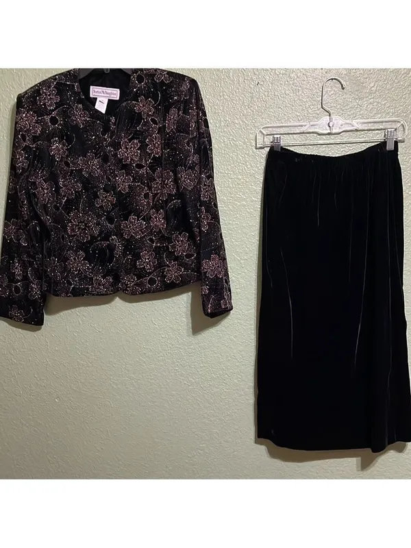 Vintage Black Velvet Skirt Union Made Modest 90s 80s - Image 10