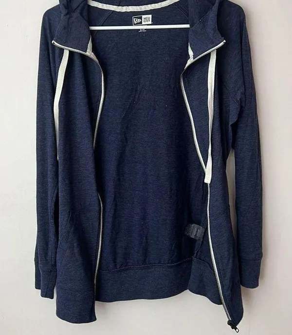 New Era Zip Up Hoodie Women’s Size Small - Image 6