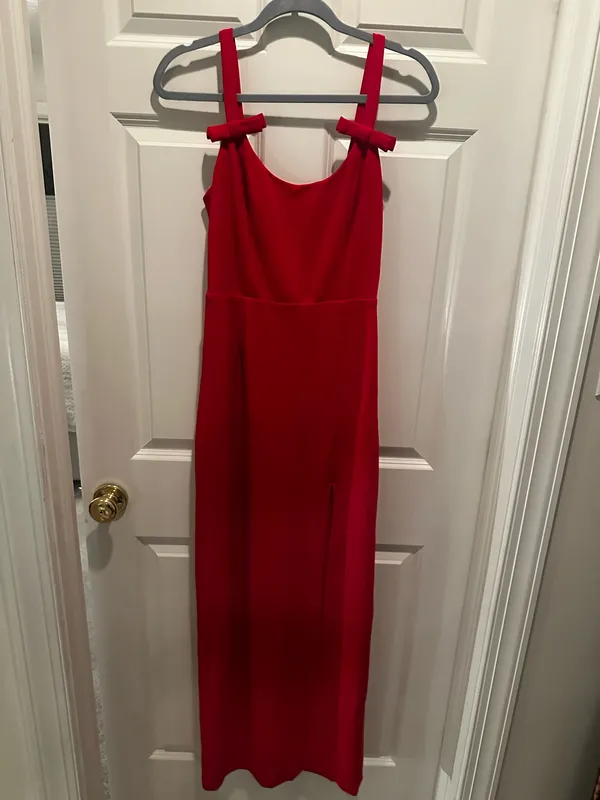 Red Lulus Maxi Dress - Image 3