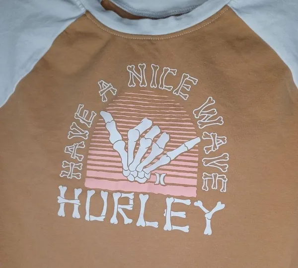 Hurley short sleeve have a nice day cropped top NWOT - Image 4