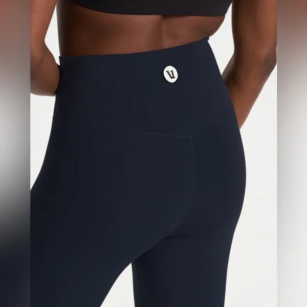 Vuori NWT Chilled Out 7/8 Leggings Color Ink Navy High Rise 27” Size S - Image 3
