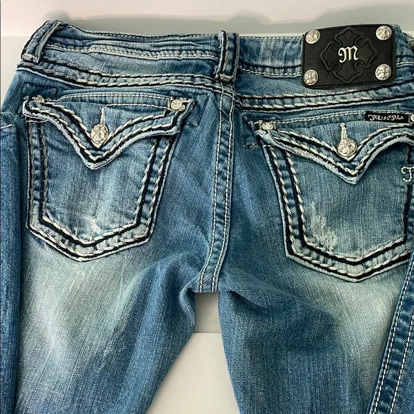 Miss Me Boot Cut Jeans with Contrast Stitching. 28. JS5014B32. Color Med: 52 - Image 4