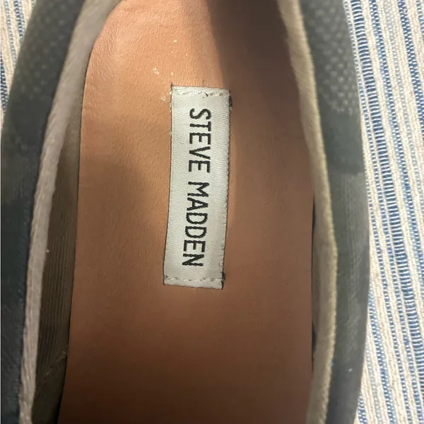 Steve Madden Womens Camouflage Slip-On Sneakers - Green 9M - Image 5