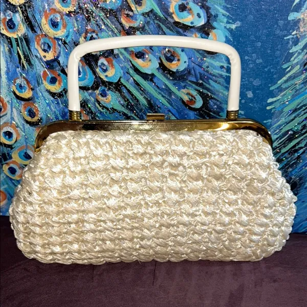 Vintage Elegant Cream Clutch Bag - Image 10