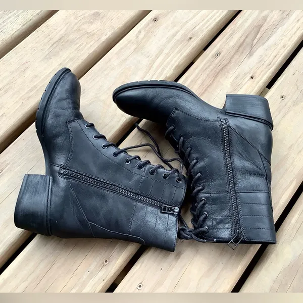 Timberland lace up combat boots🖤🖤🖤 - Image 2