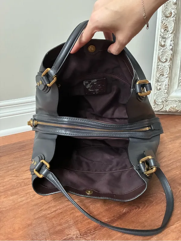 Coach Edie Shoulder Bag 31 In Signature Leather With Rivets - Image 9