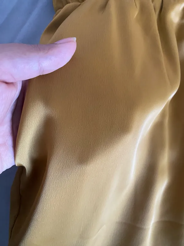 Sincerly Jules Women’s Size M Gold Satin High Waisted Wide Leg Pants NWT - Image 9