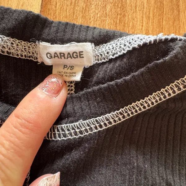 Garage Black Ribbed Contrast Stitch Crop Top‎ Long Sleeve Small P/S Edgy Y2K - Image 2