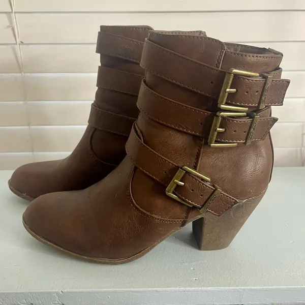 DkDk Brown Ankle Boots. Size 8 - Image 3